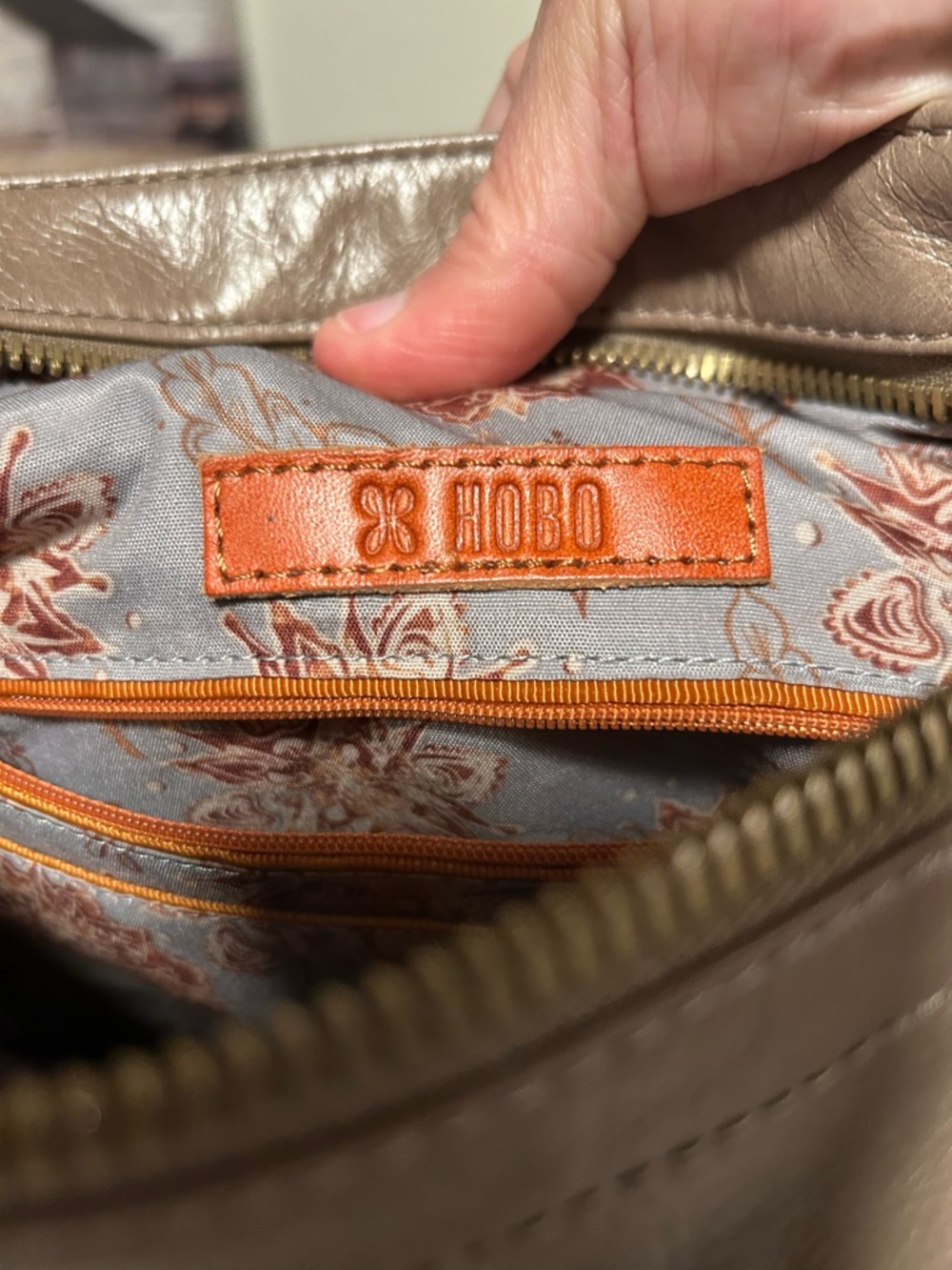HOBO Taupe Leather Crossbody with Matching Taupe Wallet - Picture 7 of 16